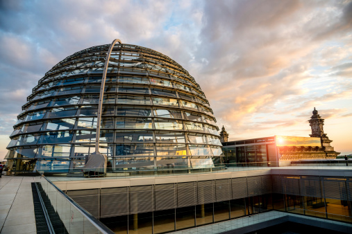 O alemão Reichstag Dome no coração de Berlin. 