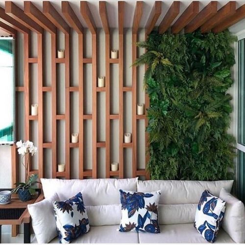 Jardim vertical aplicado em madeira. Foto: Dicas Decor